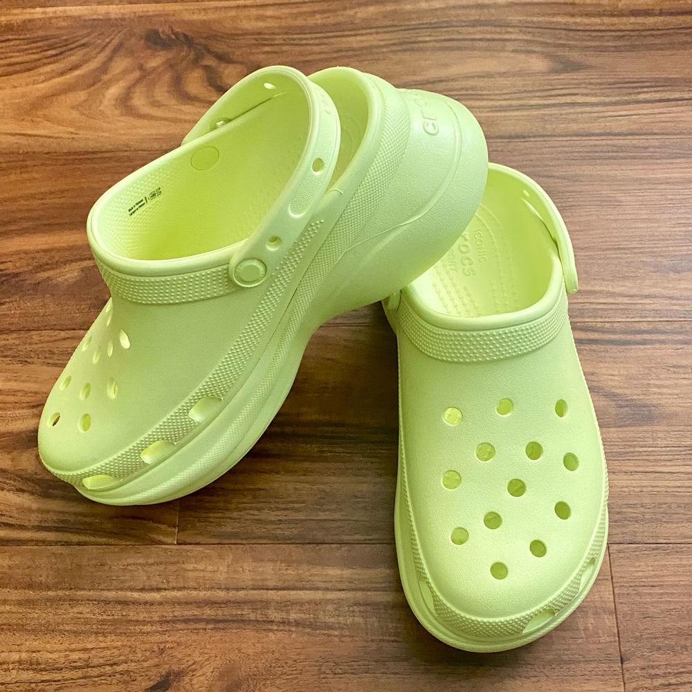 NIB Women’s Crocs Classic Bae Clog